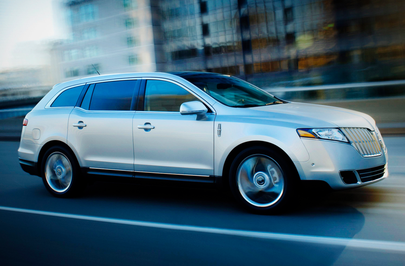 Illustration for article titled 2010 Lincoln MKT: Crossover For The Super-Segmented Masses
